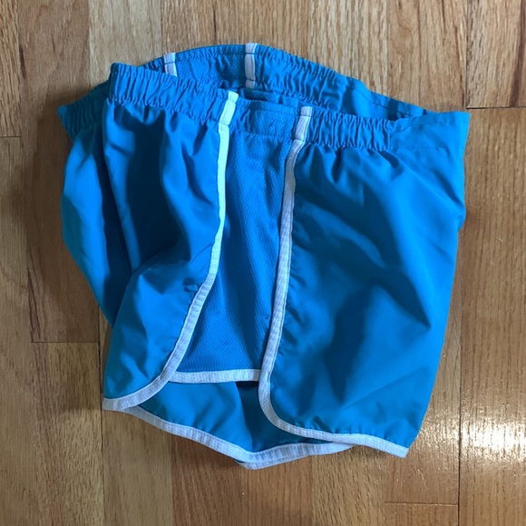 Athletic shorts - Picture 5 of 5